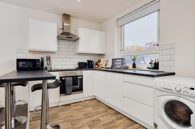 Blenheim Terrace, LS2 9HN 1