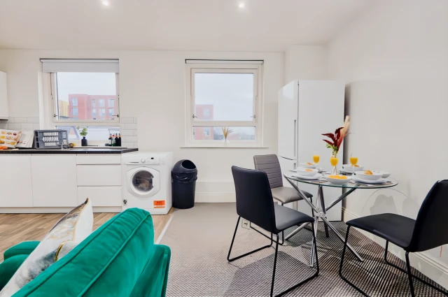 Blenheim Terrace, LS2 9HN 4