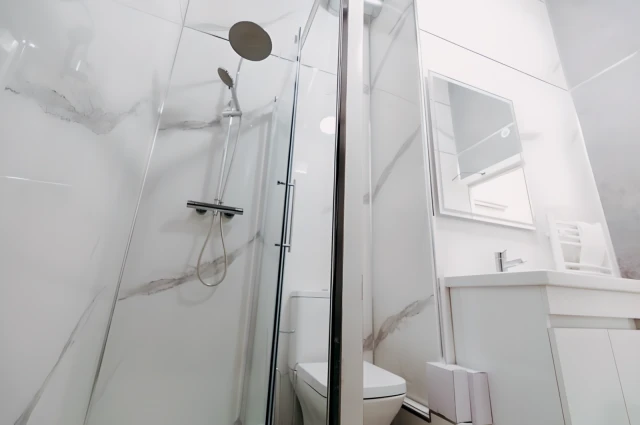 flat b, 708 High Road, London N12 9QL, UK, N12 9QL 4