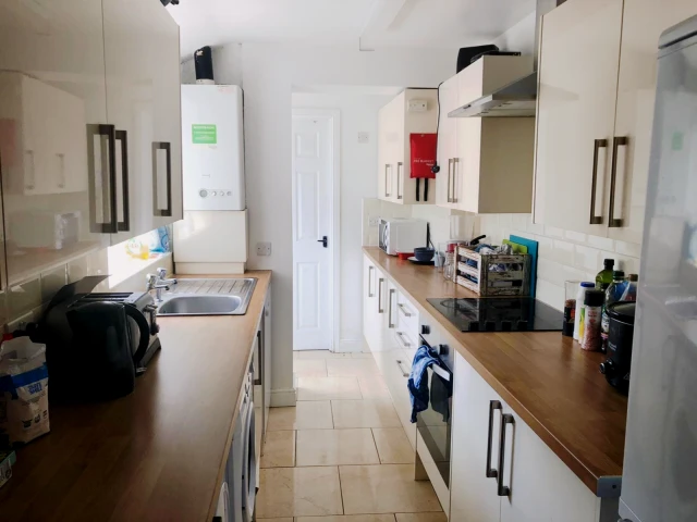 Drake Street, LN1 1PP 3