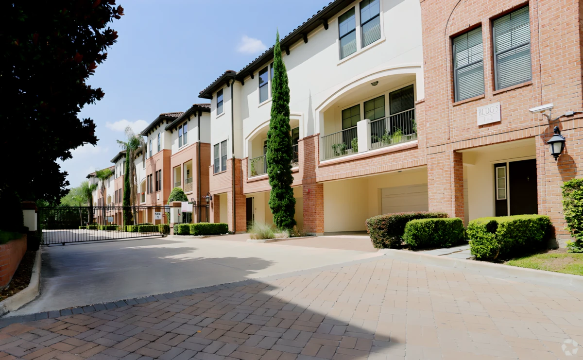 Braeswood Place - Houston student accommodation