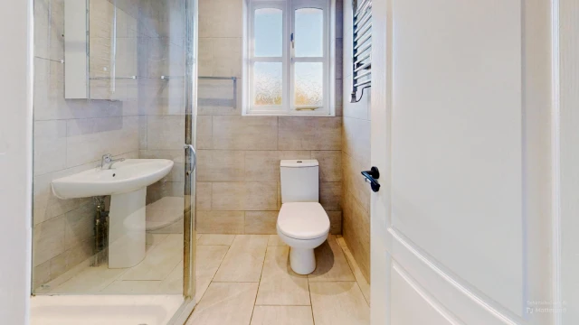 Heron Drive, NG7 2DG 2