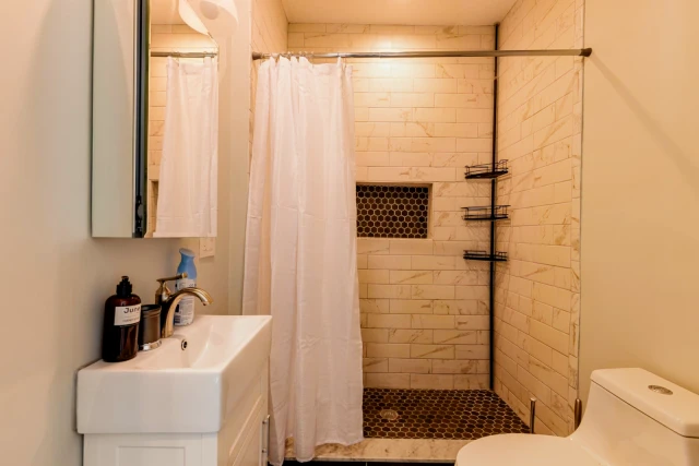 Savin Hill – Studentenunterkunft in Boston – #331 Queen Bedroom C