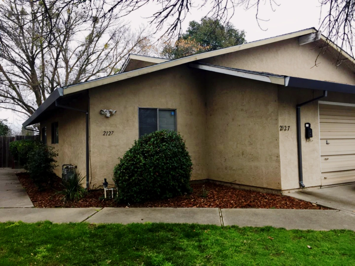 2127 E. 8th Street 0