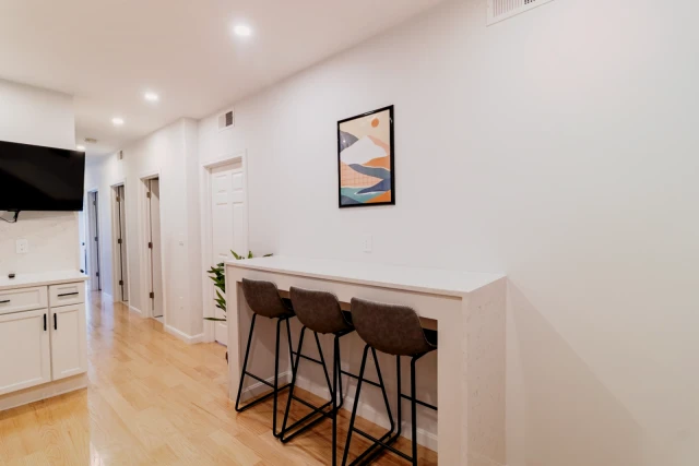JFK/UMass - chỗ ở sinh viên tại Boston - #1755 Queen Room C