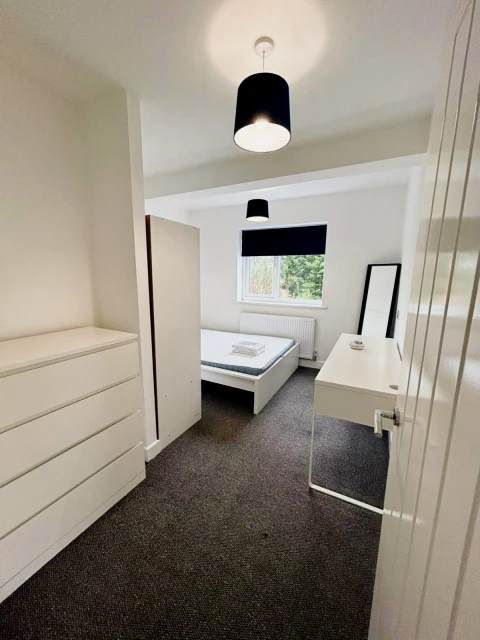 Room 2, Langdale Avenue, LE11 3RP 3