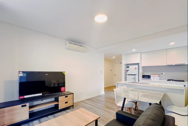 1 Guess Avenue 3