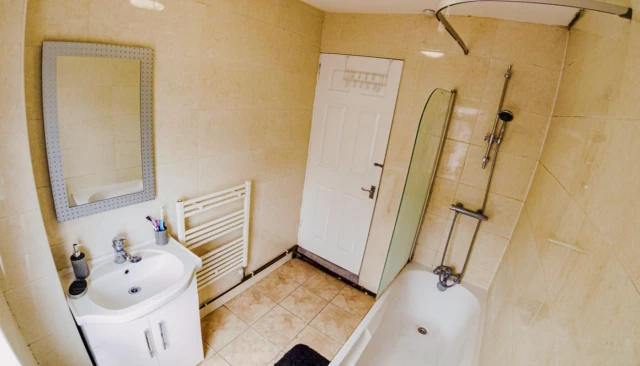 Ullswater Street, LE2 7DT 2