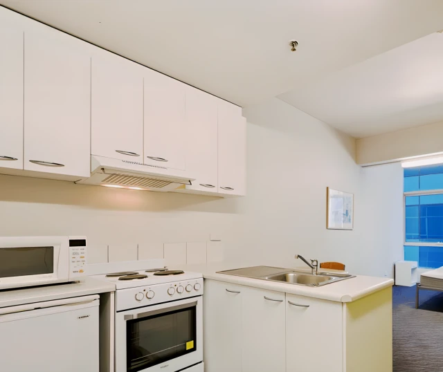 408 Lonsdale Street 3