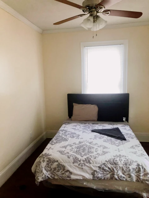 1524 East Genesee St Apartment 2 4