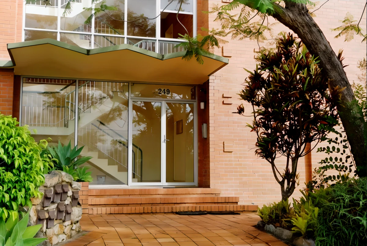 249 Hawken Drive - Brisbane student accommodation