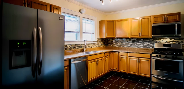 2401 East Genesee St 4