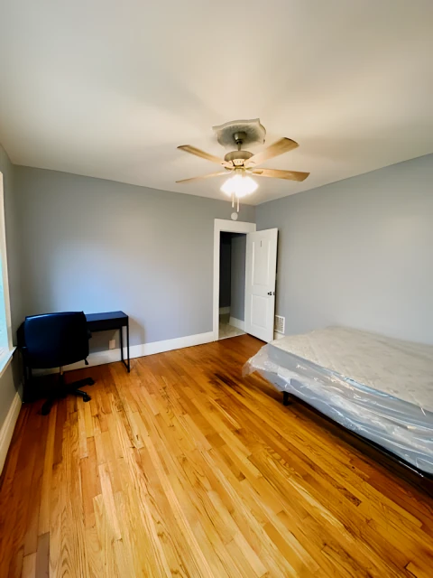 2413 E Genesee St 3