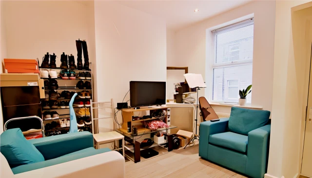 7 Melbourne Road, Lancaster 4