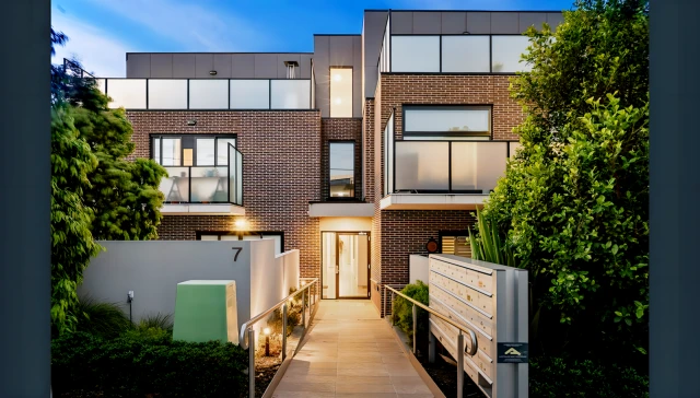 7 Cowra Street 3