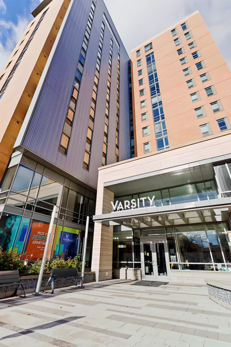 The Varsity Ann Arbor – Studentenunterkunft in Ann Arbor