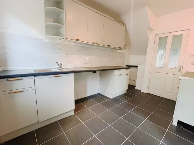 Newhall Crescent 24564# 1