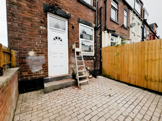 Dawlish Avenue 24561# 3