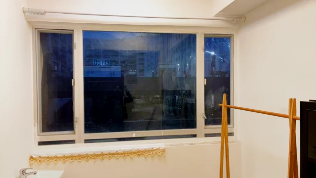 凯旋工商大厦2期，位置在九龙城区何文田和黄埔之间，步行到地铁站5分钟路程，附近有公园，离大海（星光大道）很近，有24小时保安值班，安全，安静，起租期可议。 2