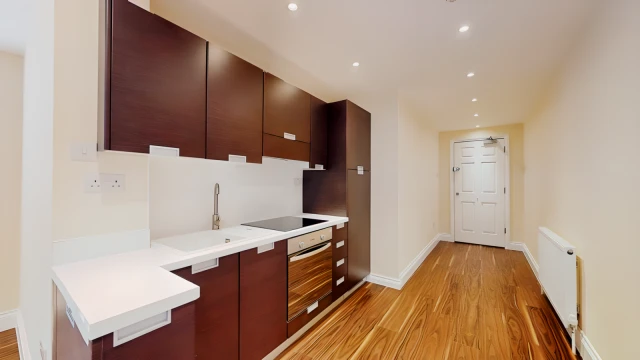 Cromwell Road 24727# 3