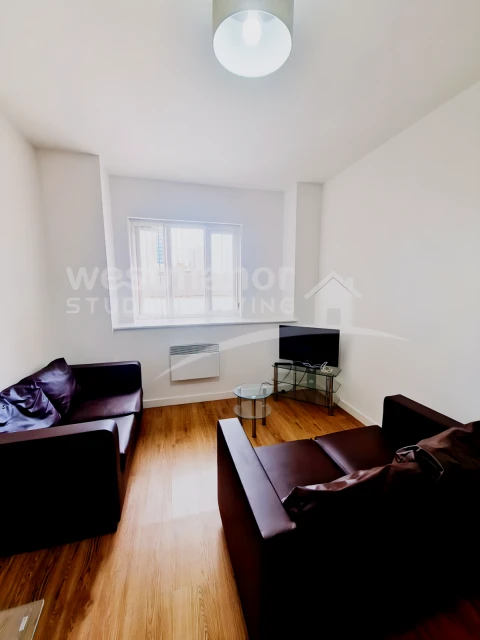 Flat 4, Charlesworth House, LE1 1GS 2