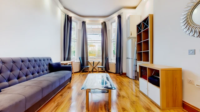 West Cromwell Road 24865# 2