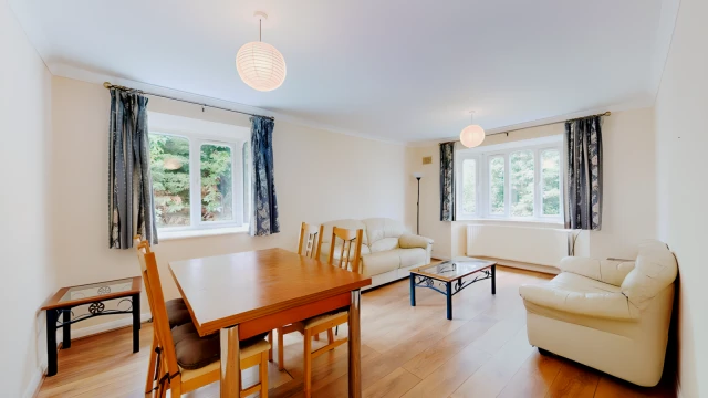 Queens Drive 25256# 3