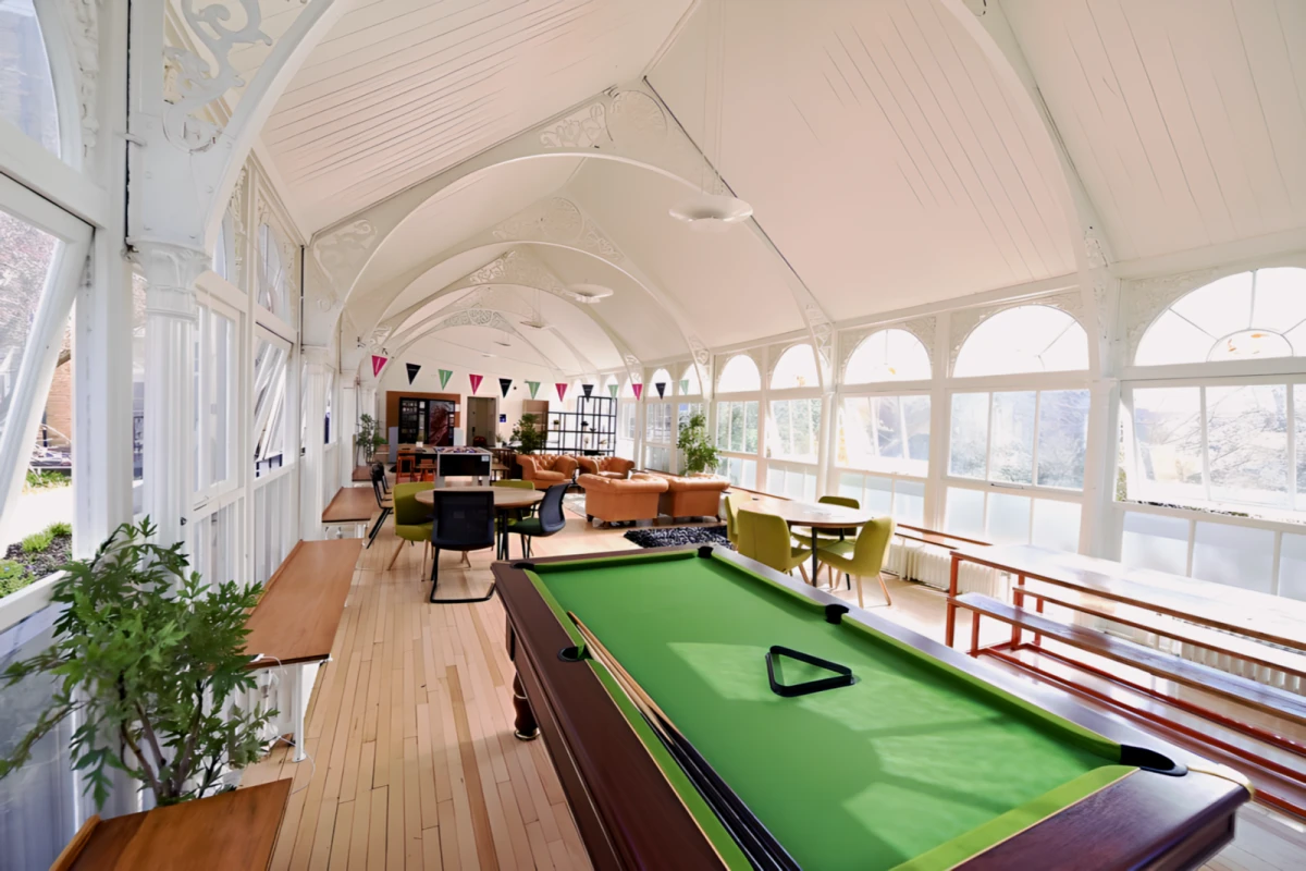 Surrey House 0