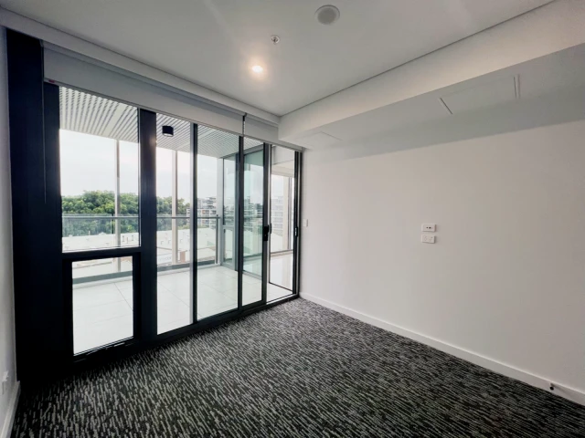 33 George Julius Ave 4