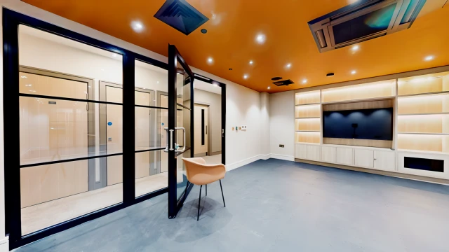 Beverley Way 25596# 4