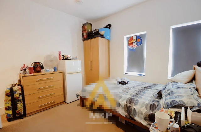 Entire Place·4B1B···54 Westminster Road 3