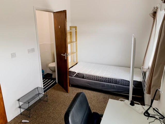 155 Charter Avenue 4