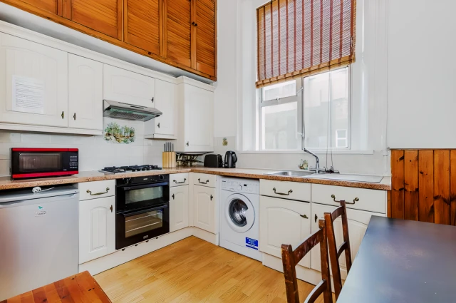Hogarth Road, Earls Court 3