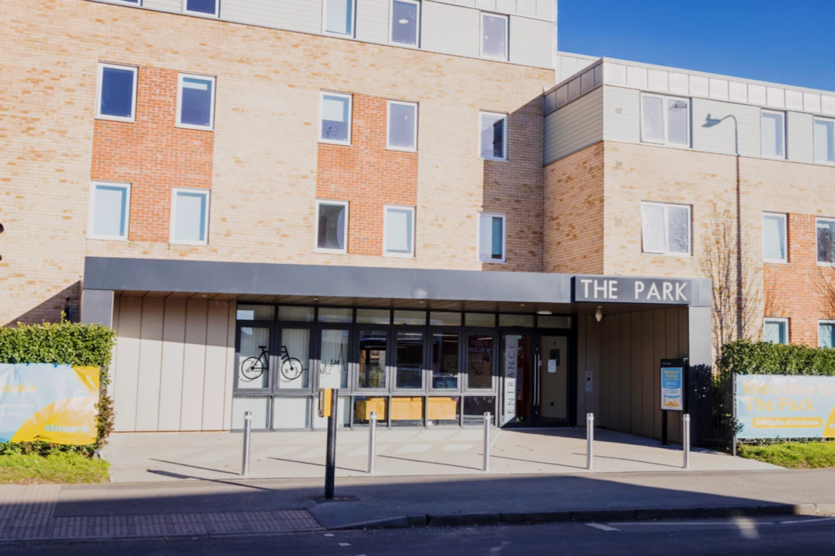 Uit The Park Residence 0