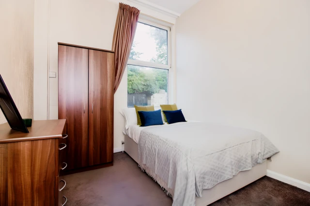 Victoria Road 26497# 3