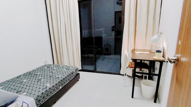 Lakepoint Condo - BESPOKE 2