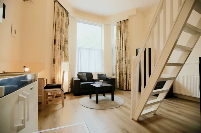 Cromwell Road, Earls Court 3