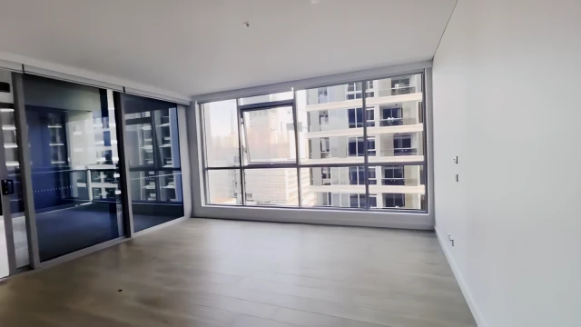 11 Studio Dr