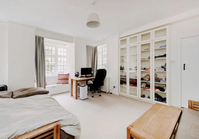 LH-Clare Court