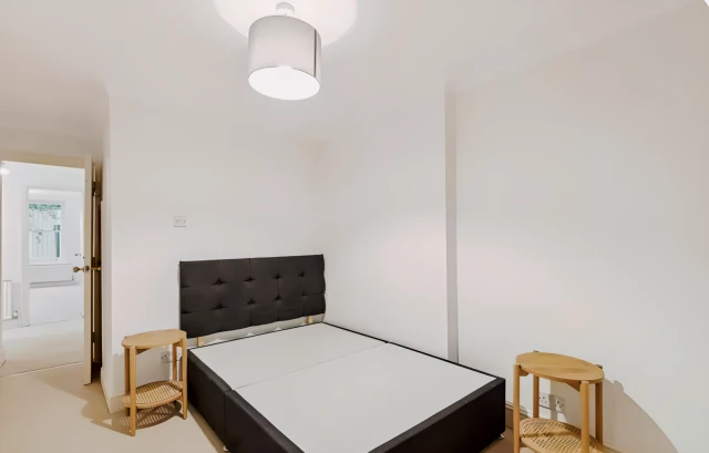 LH-Cadogan Place 1