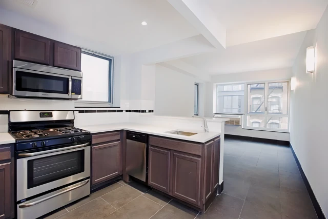 164 Attorney Street 4