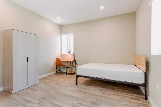 1236 W 37th Pl - Los Angeles student accommodation