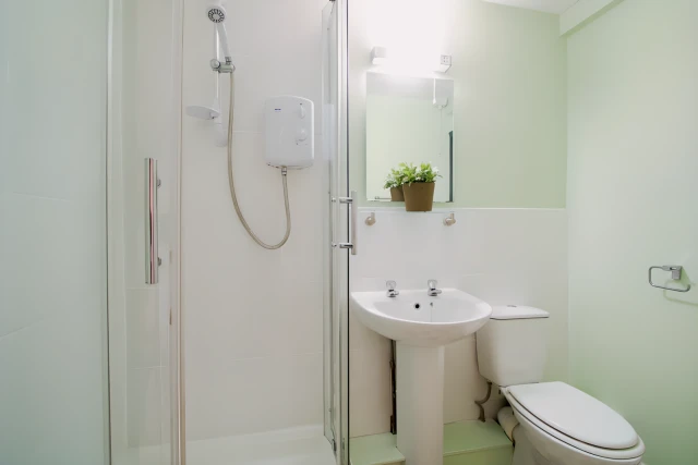 36 Lenton Boulevard 4