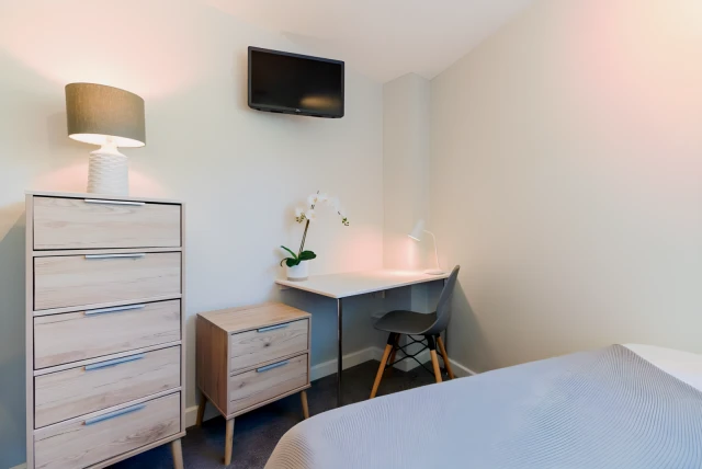 Flat 6 Shiners Yard, 123 Jesmond Road 4
