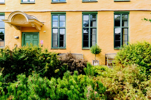 Manor House 2