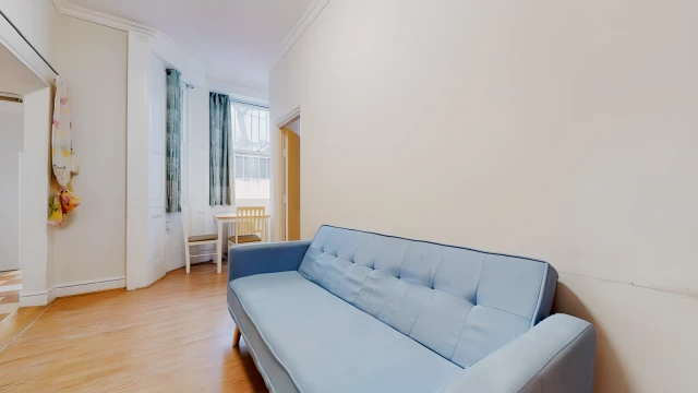 West Cromwell Road 27698# 2