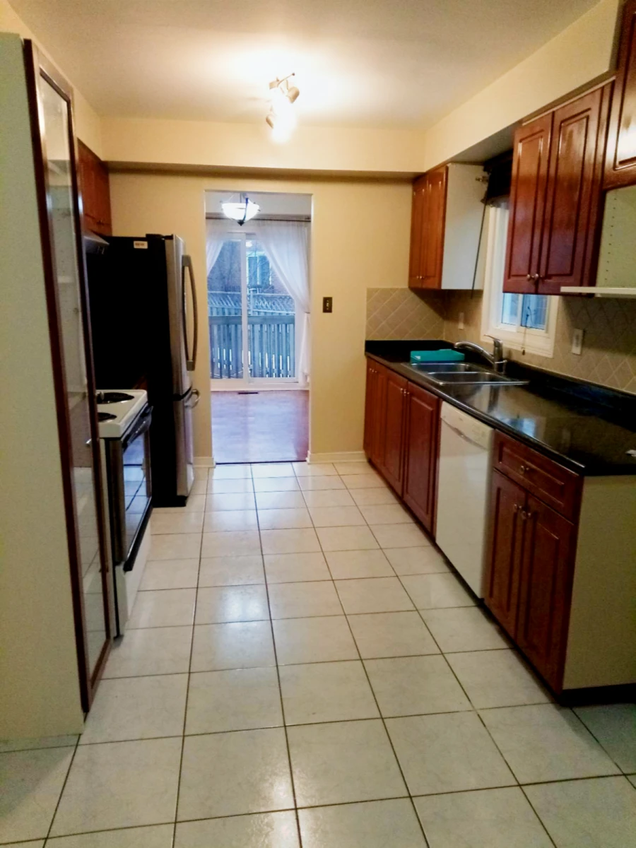 369 Huron Street 0