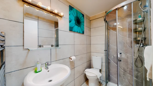 Hogarth Road 28000# 3