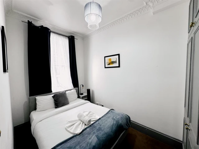 Elsham Road, Holland Park 1