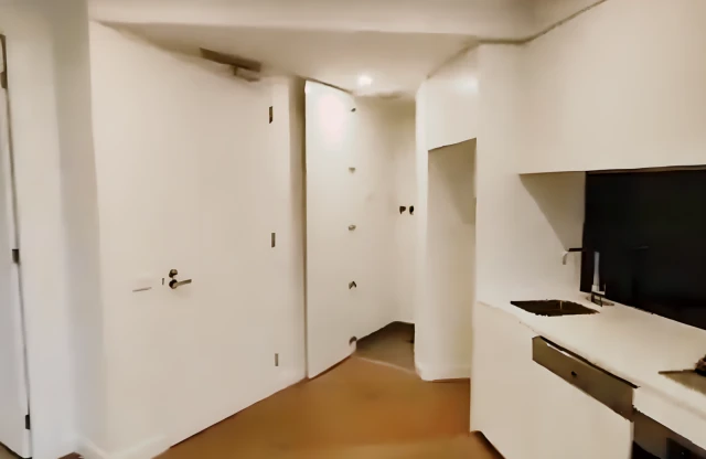 801 Dandenong Road 1